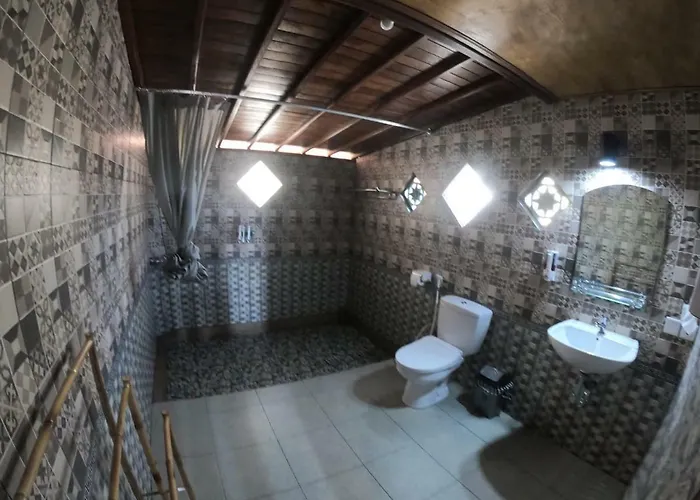 Hotel Genta Ceningan 4*